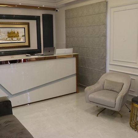 Hotel Elegance Regency Khanna  Esterno foto