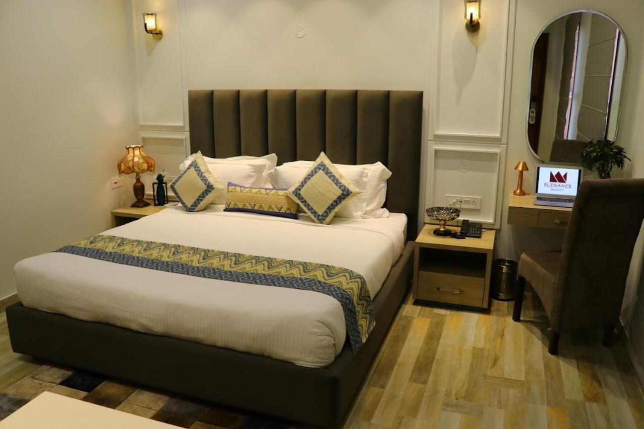Hotel Elegance Regency Khanna  Esterno foto