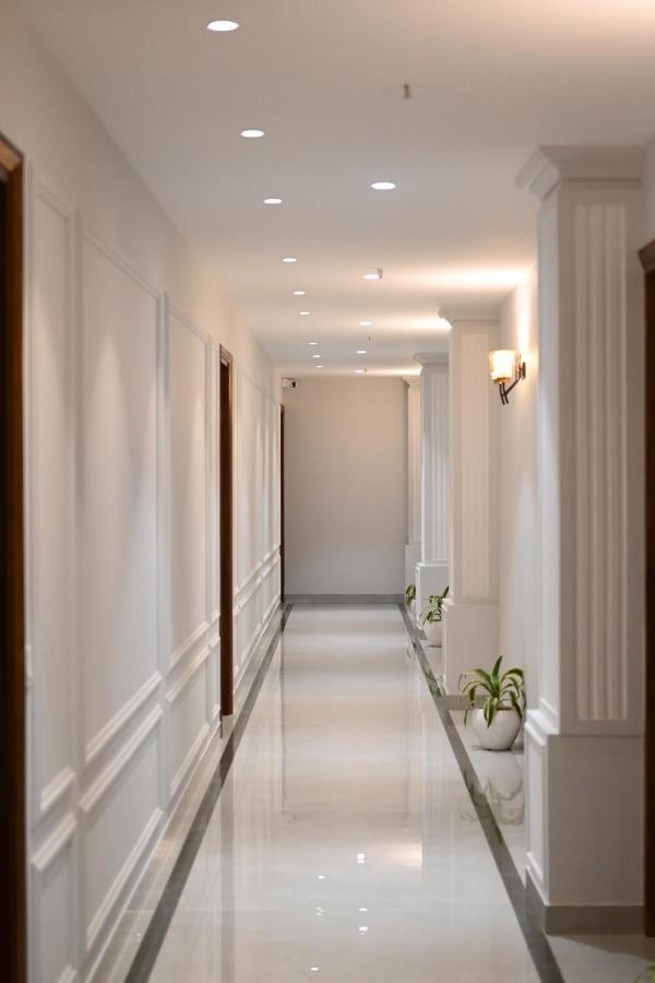 Hotel Elegance Regency Khanna  Esterno foto
